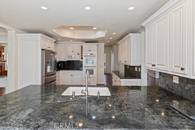 40624 Calle Cancion, Temecula CA: https://media.crmls.org/medias/e4591465-7f41-4be5-a6b6-70db7c74120b.jpg