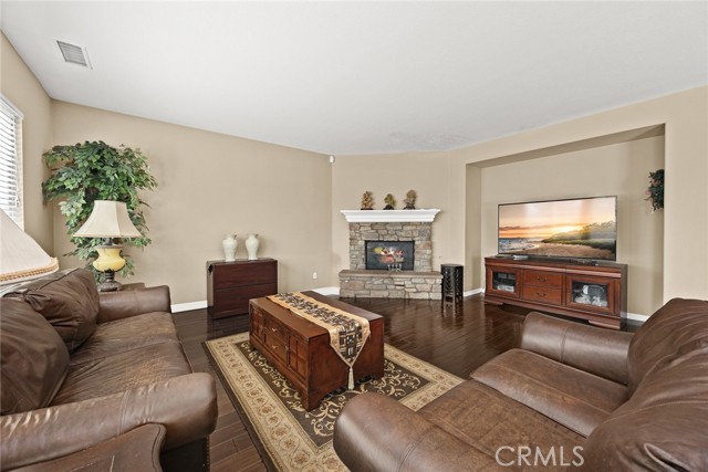 7871 Slate Creek Road, Eastvale CA: https://media.crmls.org/medias/e4593769-e1df-4cf1-87eb-05660102329c.jpg