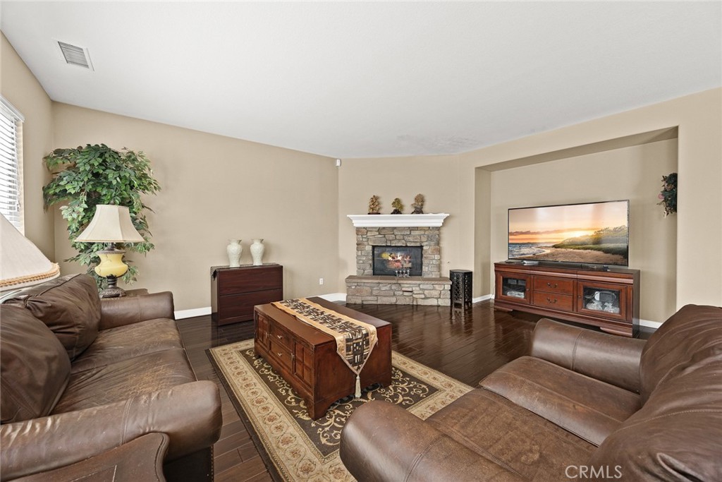 MLS #WS25168725 img 7