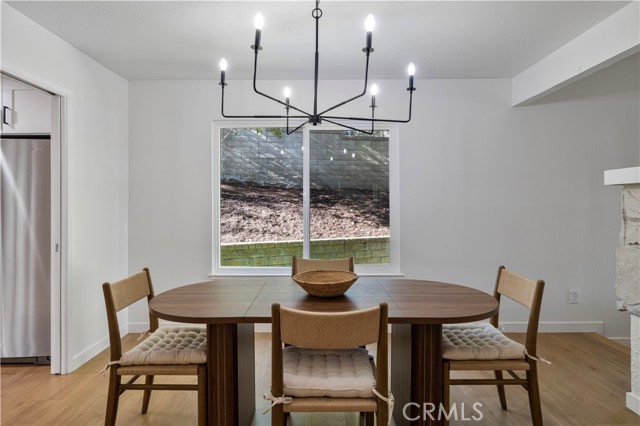 Detail Gallery Image 14 of 52 For 25457 via Macarena, Valencia,  CA 91355 - 5 Beds | 3 Baths