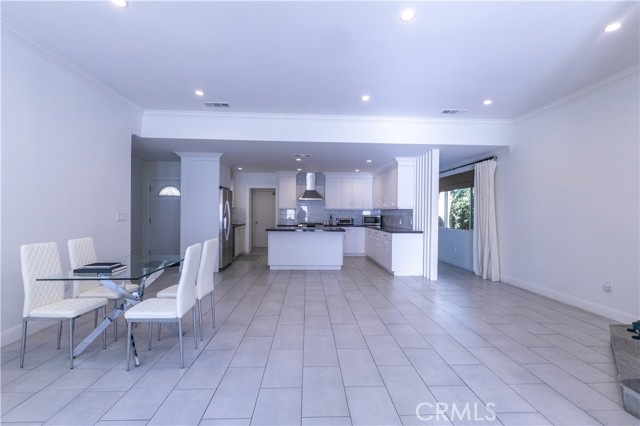 18816 Superior St photo 8