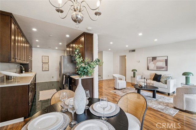 Detail Gallery Image 11 of 40 For 125 S Sierra Madre #215,  Pasadena,  CA 91107 - 2 Beds | 2 Baths