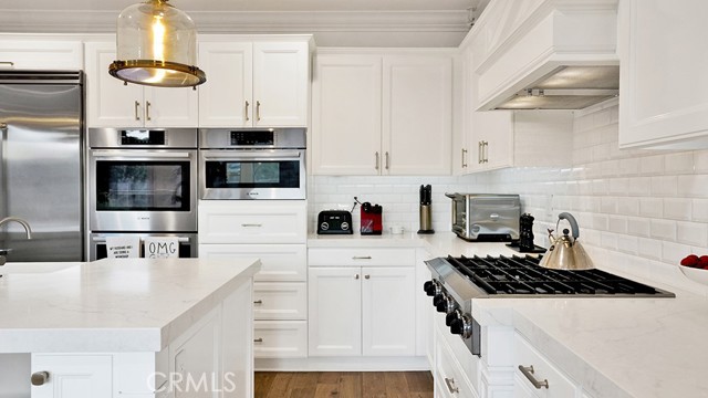 33 Via Armilla, San Clemente CA: https://media.crmls.org/medias/e45abfd6-b44c-4128-93ce-f332f4950a8a.jpg