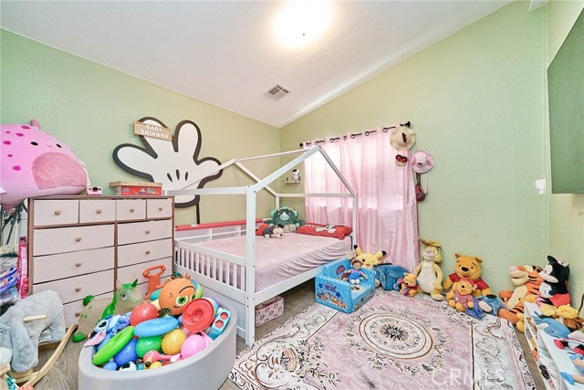 Detail Gallery Image 4 of 26 For 43659 Ponderosa, Lancaster,  CA 93535 - 3 Beds | 2 Baths