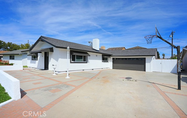 Detail Gallery Image 2 of 32 For 11052 Faye Ave, Garden Grove,  CA 92840 - 3 Beds | 2 Baths