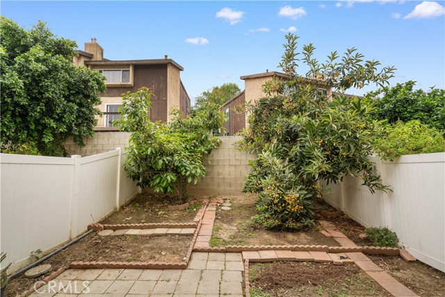 Detail Gallery Image 8 of 45 For 1818 W Garvey Ave #K,  Alhambra,  CA 91803 - 3 Beds | 3 Baths