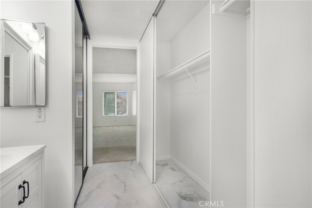 MLS #OC25225360 image #11