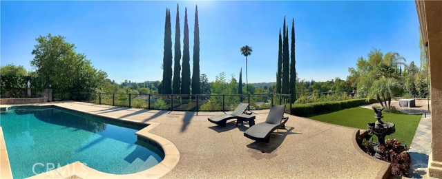 5433 Beeler Avenue, Woodland Hills CA: https://media.crmls.org/medias/e45e5e6a-11f4-4bb7-a407-8d7adea8d12d.jpg
