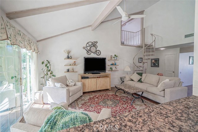 Detail Gallery Image 14 of 59 For 23514 via Decano, Valencia,  CA 91355 - 4 Beds | 2 Baths