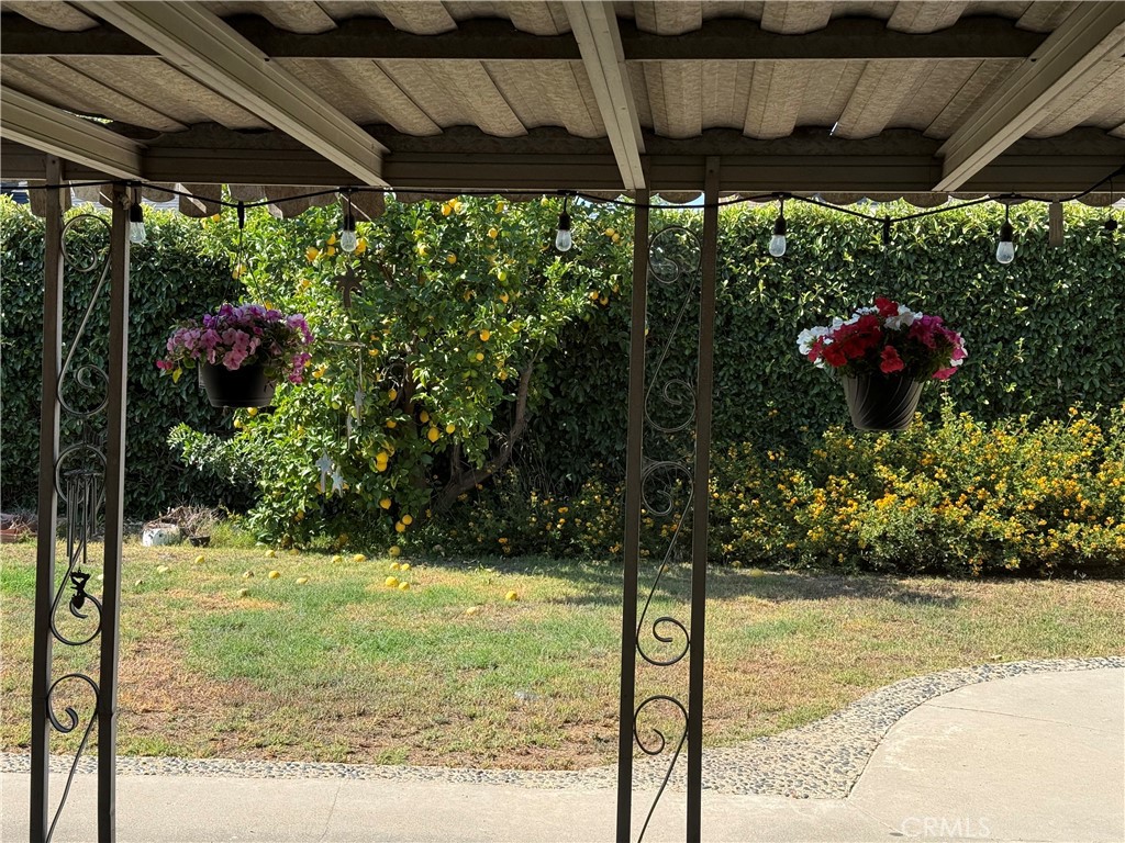 https://media.crmls.org/medias/e45ea87b-449c-4daf-a22d-68440b5ac6b3.jpg?preset=X-Large