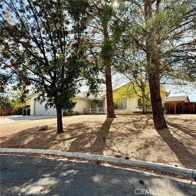 Detail Gallery Image 3 of 43 For 22594 Cuyama Ct, Apple Valley,  CA 92307 - 3 Beds | 2 Baths