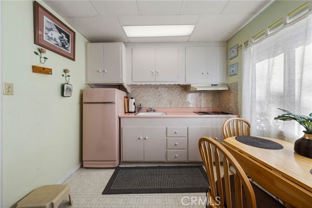 Detail Gallery Image 6 of 35 For 14051 - 14043 Lakeshore Dr #5 & 6,  Clearlake,  CA 95422 - 2 Beds | 2 Baths