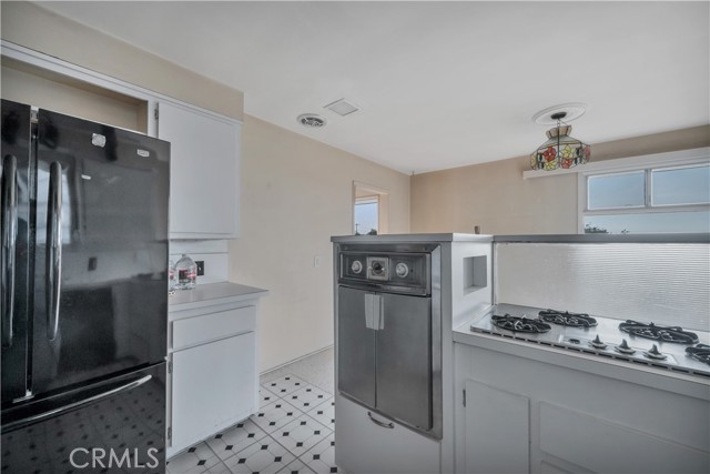 Detail Gallery Image 9 of 29 For 649 Gould, Hermosa Beach,  CA 90254 - 4 Beds | 3 Baths