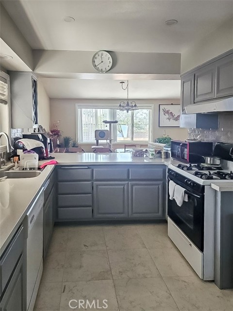 Front Image Thumbnail for CRPW25272409