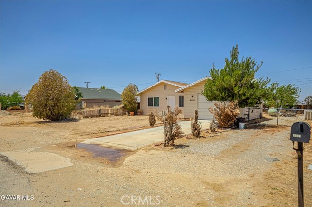 8119 Walpole Avenue, California City CA: https://media.crmls.org/medias/e46210cd-fcf6-43c3-93c0-94fd74db938f.jpg