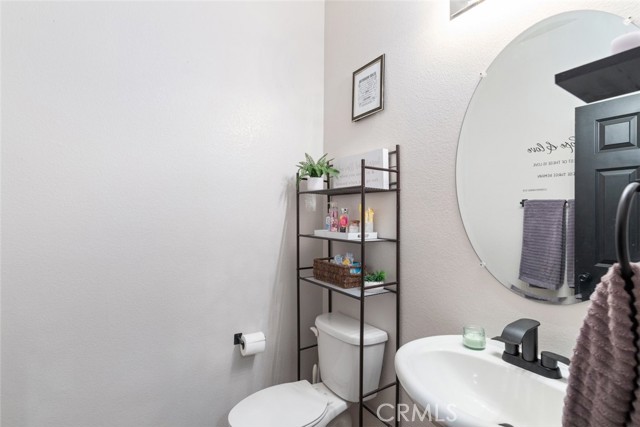 Detail Gallery Image 19 of 47 For 29522 Mascot, Lake Elsinore,  CA 92530 - 4 Beds | 2/1 Baths