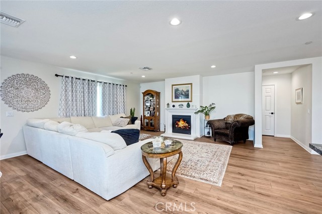 Detail Gallery Image 10 of 36 For 32296 Wild West Ct, Winchester,  CA 92596 - 4 Beds | 2 Baths