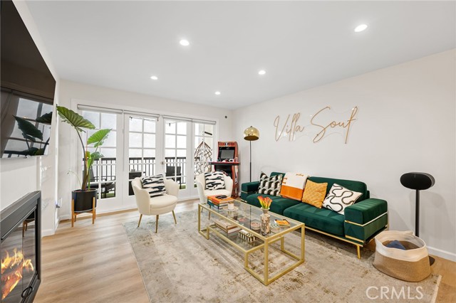 Detail Gallery Image 2 of 17 For 906 N Doheny Dr #318,  West Hollywood,  CA 90069 - 1 Beds | 1 Baths
