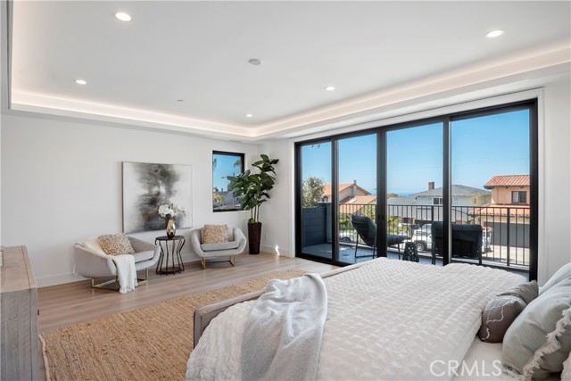 544 Helberta Avenue, Redondo Beach, California 90277, 4 Bedrooms Bedrooms, ,2 BathroomsBathrooms,Residential,Sold,Helberta,SB21084737
