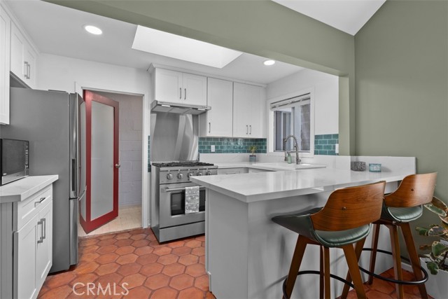 Detail Gallery Image 8 of 30 For 1595 Arroyo Drive, Laguna Beach,  CA 92651 - 2 Beds | 1 Baths