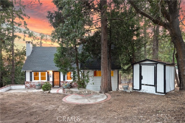 Detail Gallery Image 3 of 46 For 968 Ca-189, Twin Peaks,  CA 92391 - 3 Beds | 1/1 Baths