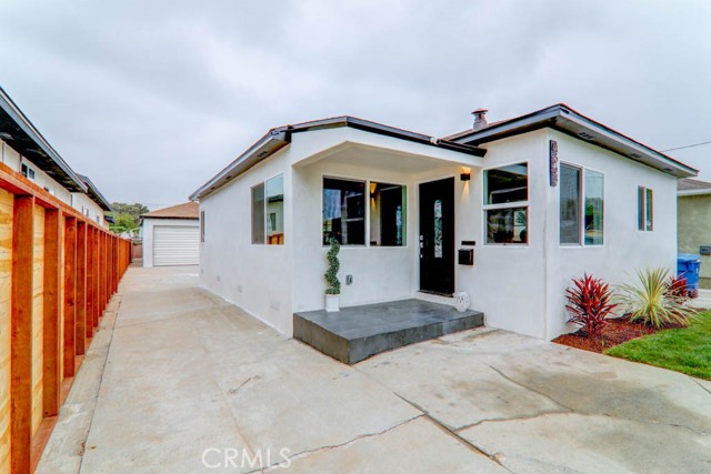 Detail Gallery Image 3 of 19 For 4653 W 137th St, Hawthorne,  CA 90250 - 5 Beds | 3 Baths