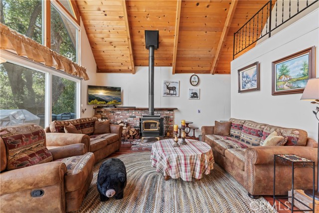 328 Wylerhorn Drive, Crestline CA: https://media.crmls.org/medias/e4652f6e-23ef-4d3d-83d4-14cc126b1977.jpg