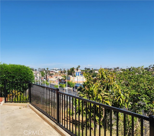 411 N Brannick, Los Angeles CA: https://media.crmls.org/medias/e465497d-a213-4576-b08e-8d246a07b516.jpg