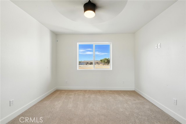 15658 Wells Fargo Street, Hesperia CA: https://media.crmls.org/medias/e465866f-00d7-44d5-a669-88da5e1d9219.jpg