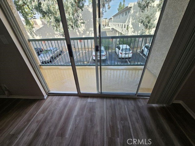 Detail Gallery Image 6 of 20 For 18307 Burbank, Tarzana,  CA 91356 - 1 Beds | 1 Baths