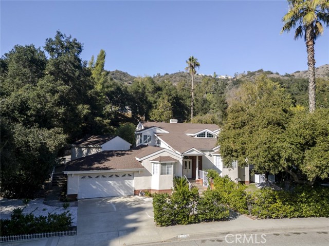 Detail Gallery Image 2 of 52 For 2255 E Chevy Chase Dr, Glendale,  CA 91206 - 4 Beds | 3 Baths