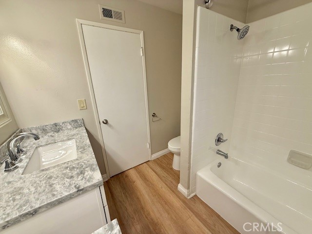 13527 Edgefield Street, Cerritos CA: https://media.crmls.org/medias/e46746a3-9d55-49c6-ba33-63db7930d110.jpg