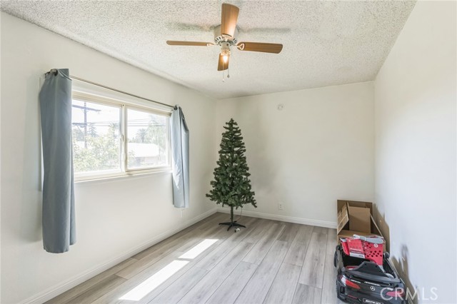 418 N Berlyn Avenue, Ontario CA: https://media.crmls.org/medias/e467c7ba-91e2-47ad-8792-39c6e4efeeea.jpg