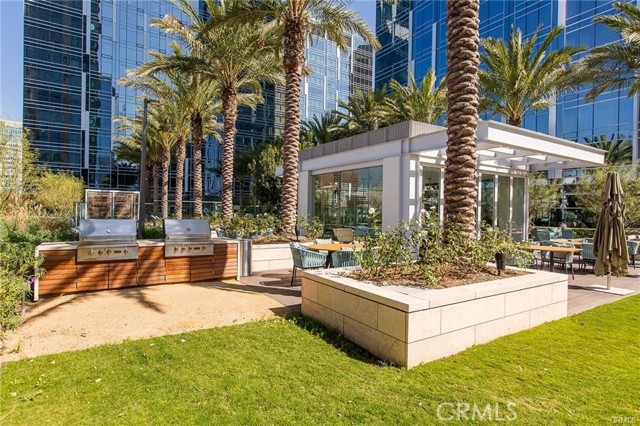 877 Francisco Street, Los Angeles CA: https://media.crmls.org/medias/e467d104-f68b-4a6e-b73b-c524145fdef2.jpg