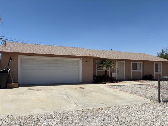 13508 Mohawk Road, Apple Valley CA: https://media.crmls.org/medias/e4684626-0cf8-4787-b97a-b4ced5766ef9.jpg