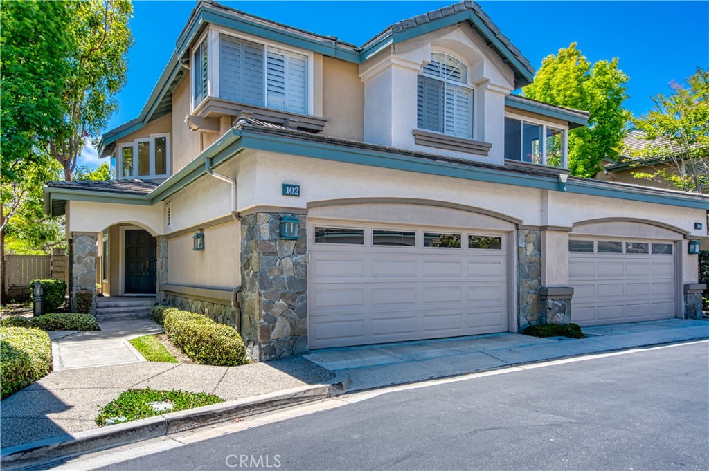102 Stoney Pointe