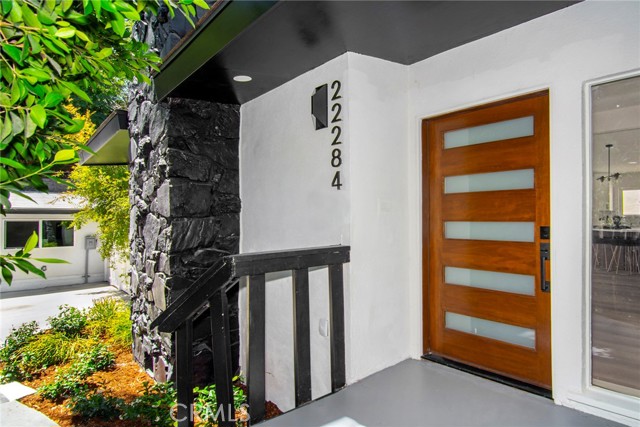 Detail Gallery Image 5 of 65 For 22284 Avenue San Luis, Woodland Hills,  CA 91364 - 6 Beds | 5/1 Baths