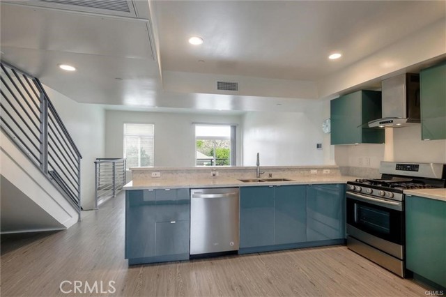 Detail Gallery Image 13 of 49 For 4461 Tujunga Ave #110,  Studio City,  CA 91602 - 3 Beds | 2/1 Baths