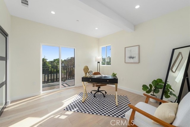 3722 Lomitas Drive, Los Angeles CA: https://media.crmls.org/medias/e46a7721-3efa-4e2f-8237-71b1546a7886.jpg