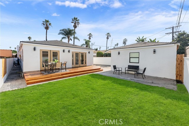 3945 S Norton Avenue, Los Angeles CA: https://media.crmls.org/medias/e46d5fdd-302c-42b4-86e6-b2c535980fda.jpg