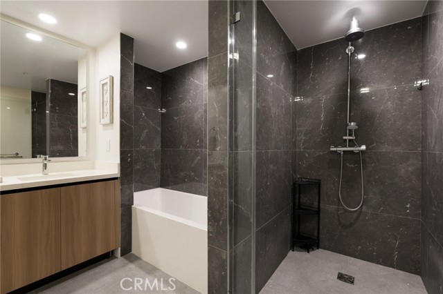 Detail Gallery Image 14 of 36 For 39 S Los Robles #3019,  Pasadena,  CA 91101 - 2 Beds | 2/1 Baths