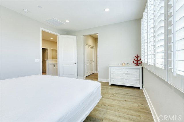 99 Fuchsia, Lake Forest CA: https://media.crmls.org/medias/e46e078b-5bc2-4f7e-964f-cadbab796600.jpg