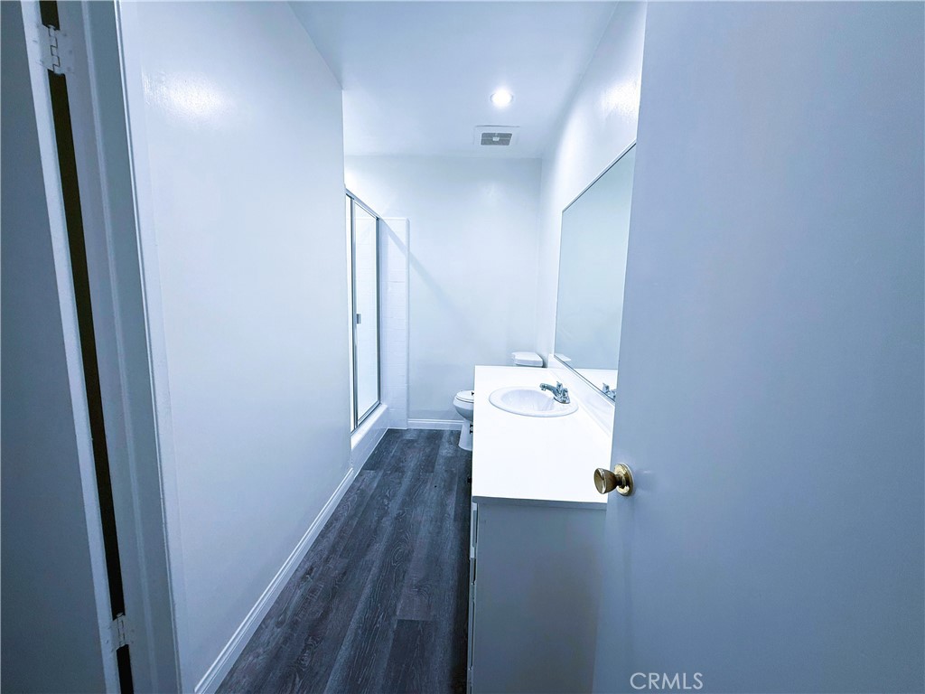 https://media.crmls.org/medias/e46ed43b-1b19-4380-b184-c6517b78cea7.jpg?preset=X-Large