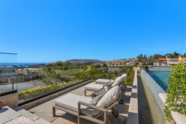 35 Shoreline Drive, Dana Point CA: https://media.crmls.org/medias/e46f3e7e-abf6-479b-ad4a-ba593df89e30.jpg