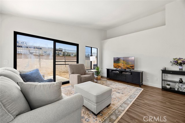 2373 Weatherwood Rd., Corona CA: https://media.crmls.org/medias/e46ff237-b296-4fae-a1be-f691470ab7fe.jpg