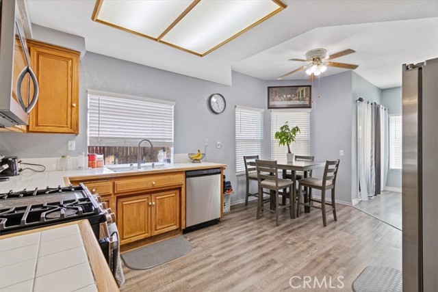 4023 Lexington Court, Palmdale CA: https://media.crmls.org/medias/e4709933-81c5-46de-8d17-8fcbdfa846eb.jpg