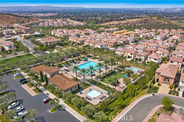 137 Sunset, Irvine CA: https://media.crmls.org/medias/e470c6a4-38db-4f31-8c0a-3cbbfd461f2e.jpg