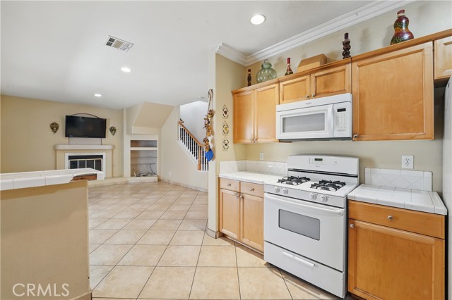 Detail Gallery Image 15 of 51 For 6134 Clara St, Bell Gardens,  CA 90201 - 4 Beds | 2/1 Baths