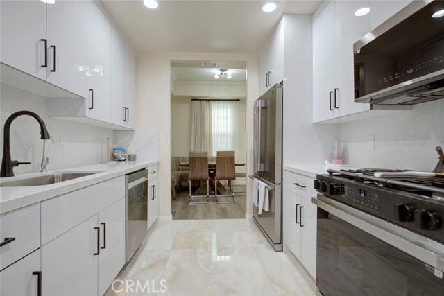 Detail Gallery Image 26 of 34 For 3974 Pennsylvania #112,  La Crescenta,  CA 91214 - 3 Beds | 3 Baths