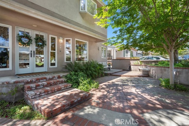 1801 Laurel AVE